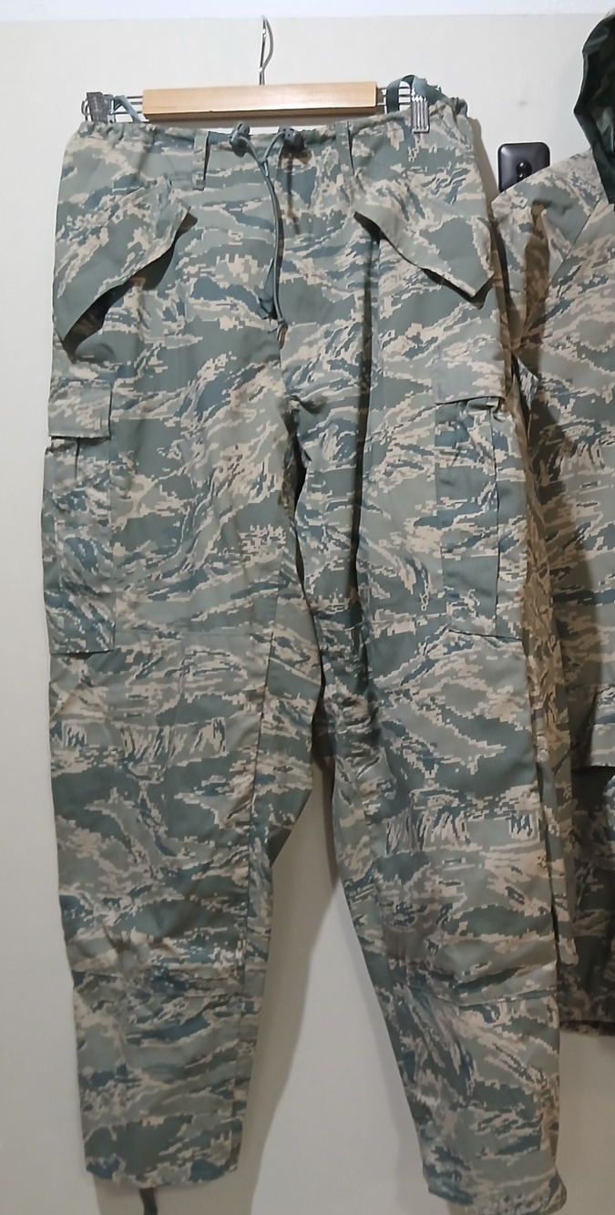USAF APECS Pants Mens Medium Regular ABU Tiger Stripe Waterproof Military